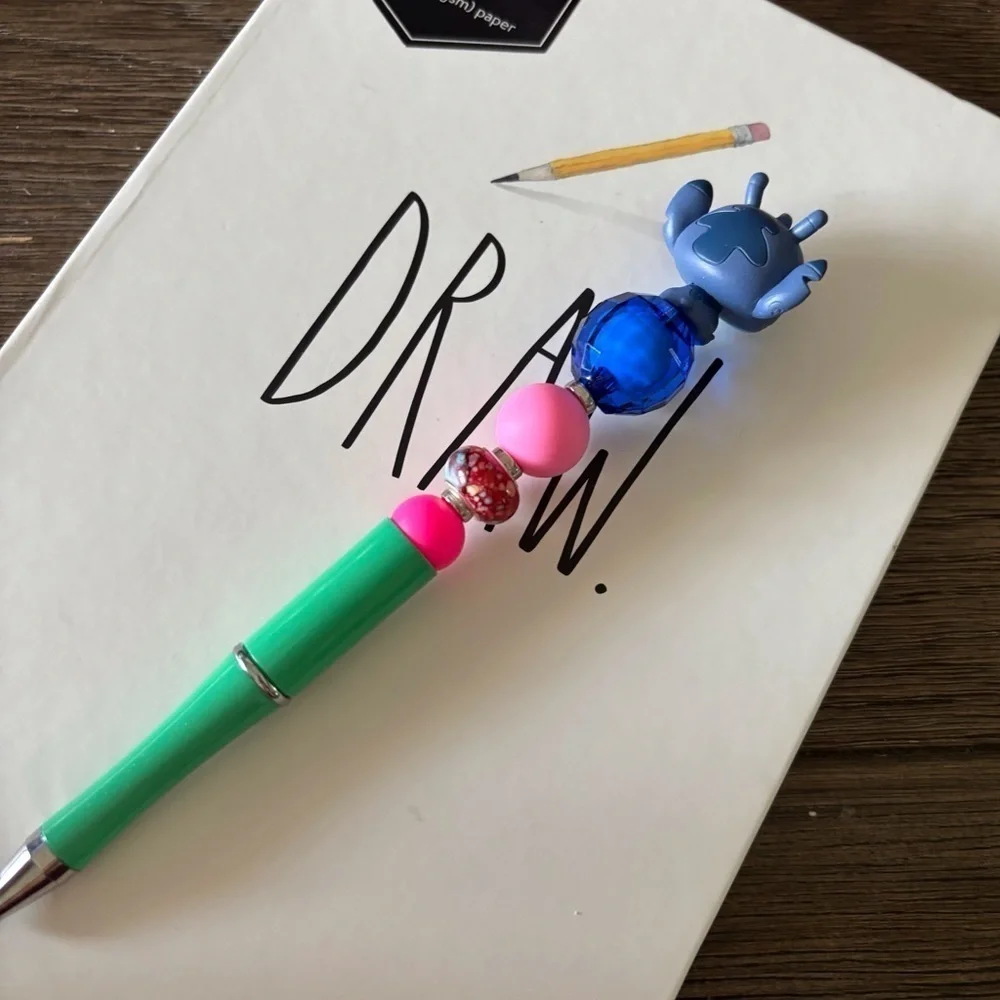 Disney Doorables: lilo & Stitch: Stitch handmade beaded pen